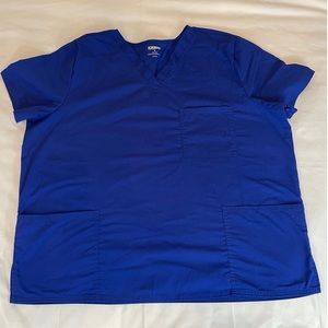 Bundle of Two   Women’s Scrubs Tops  Blue and Black Size: 2XL